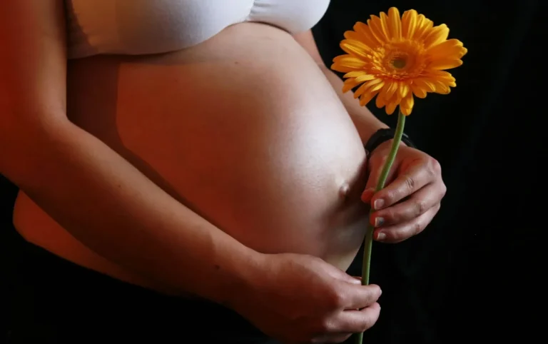 Massage femme enceinte à Cholet Offrez-vous un massage pour femme enceinte à Cholet et soulagez-vous des tensions pour vivre une grossesse harmonieuse.